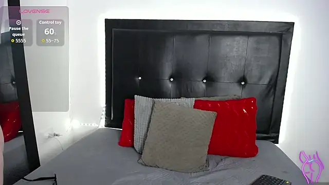 perla stone 20 online show from February 28, 8:19 pm