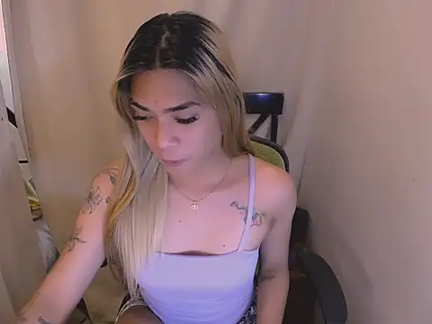 velvetviper06 online show from April 9, 7:14 am