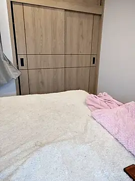 Sarah Lark- online show from November 19, 1:16 am