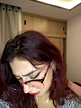 Sarah Lark- online show from February 3, 1:16 am