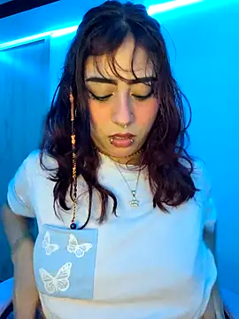 Sarah Lark- online show from March 3, 11:12 pm