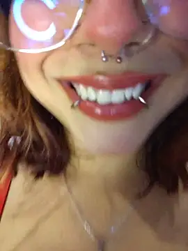 Sarah Lark- online show from May 25, 11:58 pm