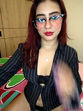 Sarah Lark- online show from February 5, 1:12 am