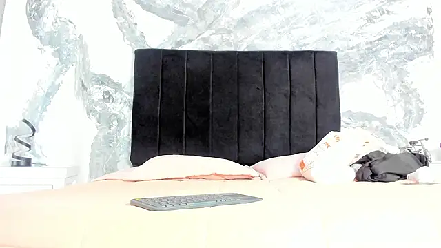 lilithDraven  online show from March 13, 4:39 am