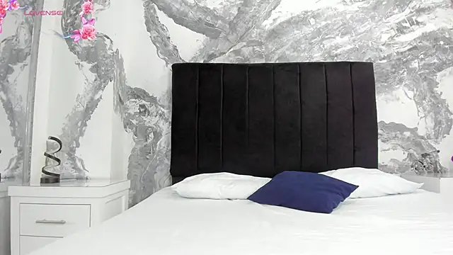 lilithDraven  online show from March 17, 3:53 am