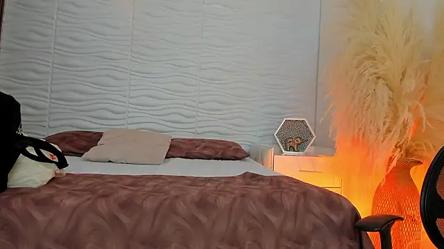 lilithDraven  online show from March 19, 4:12 am