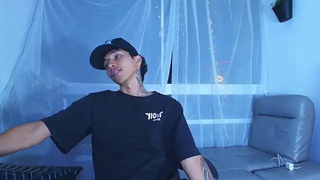 D3mon cock online show from November 30, 6:25 am