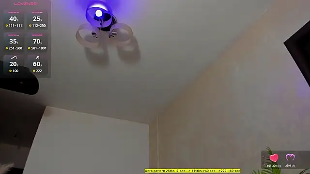 foxx giirl online show from April 18, 5:43 am