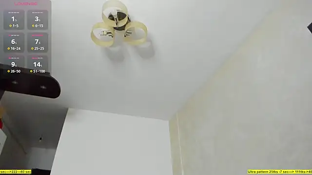 Snapshot of foxx_giirl chatting on December 20, 1:14 pm foxx giirl online show from December 20, 1:14 pm