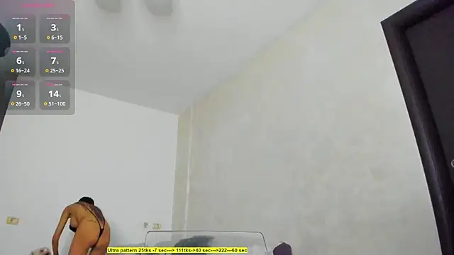 Snapshot of foxx_giirl chatting on December 22, 3:12 pm foxx giirl online show from December 22, 3:12 pm