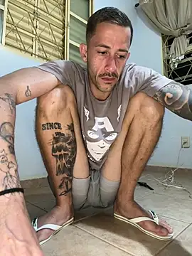 Lucasjandre online show from April 3, 8:43 am