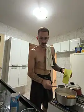 Lucasjandre online show from April 27, 10:19 pm