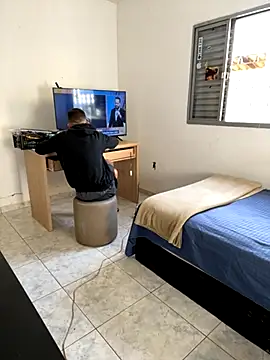 Lucasjandre online show from December 1, 9:43 am