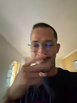 Lucasjandre online show from April 18, 10:17 am