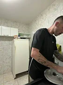 Lucasjandre online show from August 2, 12:09 am