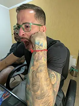 Lucasjandre online show from May 10, 10:44 pm