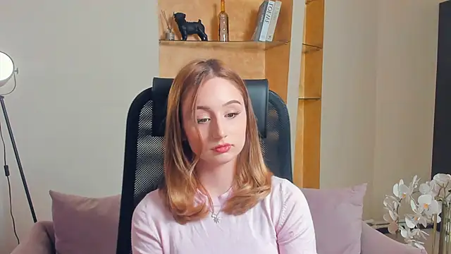 ReinaHenslin online show from November 11, 8:31 am