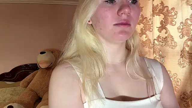 LynellMahe online show from January 12, 7:37 am