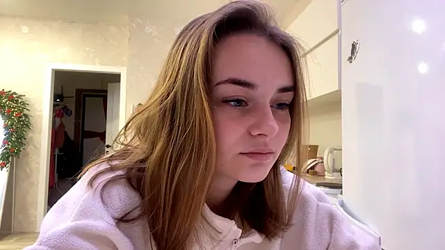 GeralynChiszar online show from December 20, 4:15 am