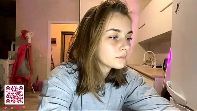 GeralynChiszar online show from November 21, 8:08 pm