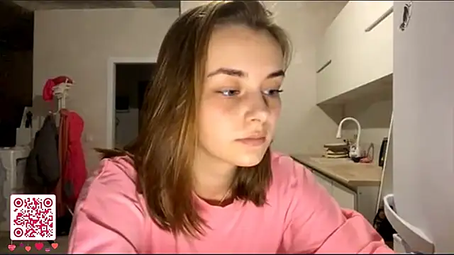 GeralynChiszar online show from November 22, 8:08 pm