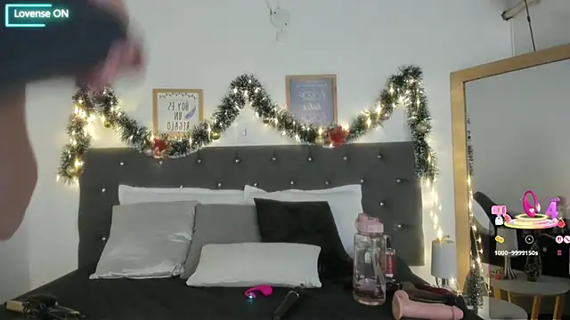 Sara puertaa  online show from December 3, 5:12 pm