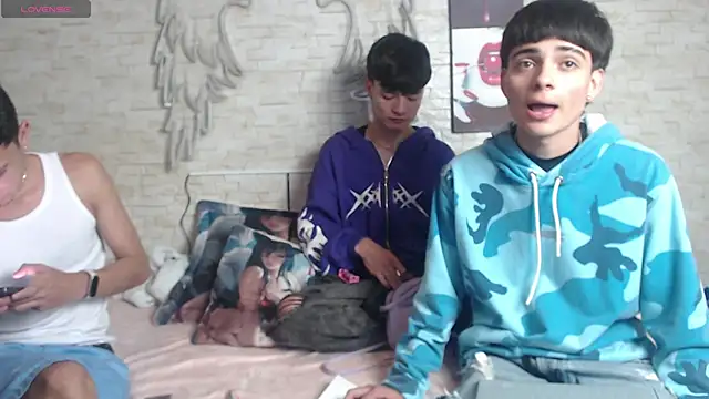 axel milo kairo and noa online show from December 16, 7:18 pm