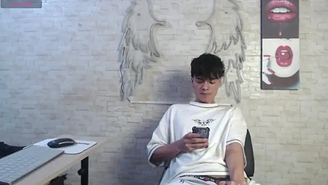 axel milo kairo and noa online show from February 11, 6:19 pm