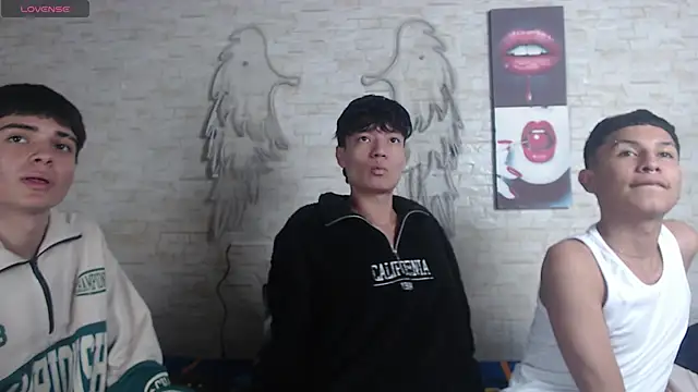 axel milo kairo and noa online show from December 5, 4:22 am