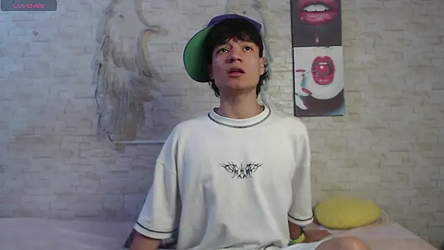 axel milo kairo and noa online show from March 5, 11:10 pm