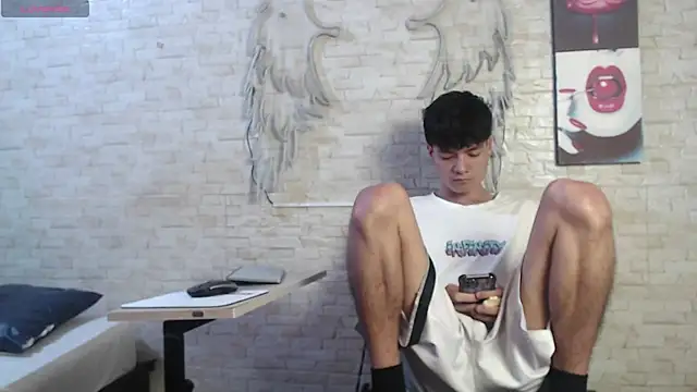 axel milo kairo and noa online show from February 20, 3:58 pm