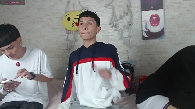 axel milo kairo and noa online show from November 25, 12:33 am