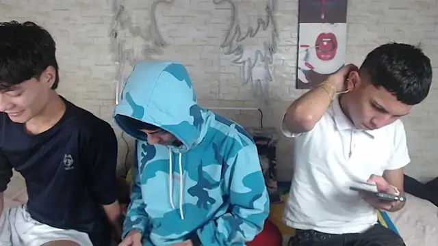 axel milo kairo and noa online show from December 3, 9:14 pm