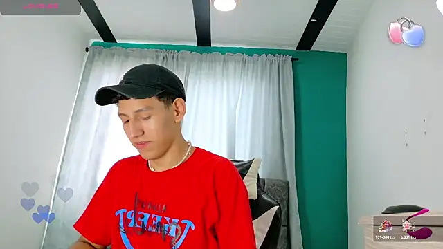 FelipeGonzalezz online show from November 23, 7:13 pm