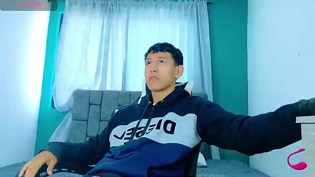 FelipeGonzalezz online show from November 19, 12:49 pm