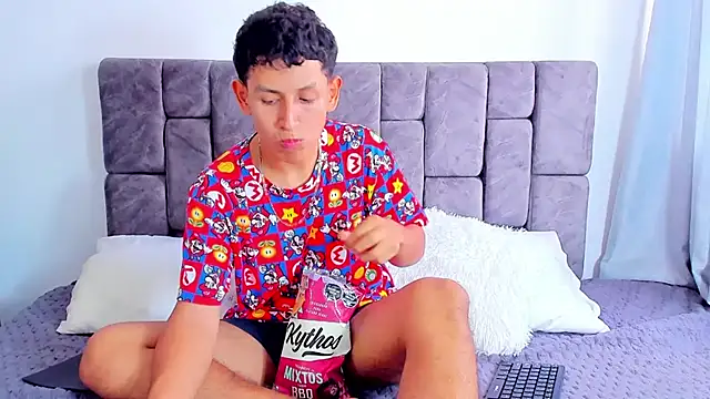 FelipeGonzalezz online show from November 11, 7:08 pm