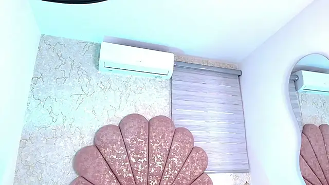 mia fontana  online show from November 21, 11:53 am