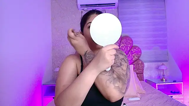 mia fontana  online show from November 22, 12:04 pm