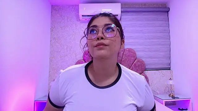 mia fontana  online show from December 3, 11:53 am