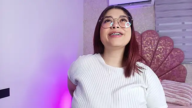 mia fontana  online show from December 4, 12:04 pm