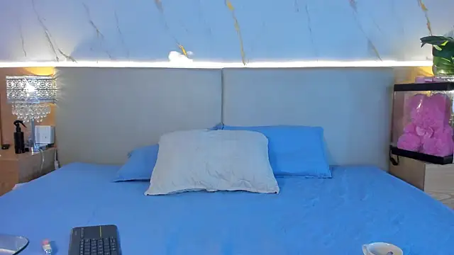 april grey11 online show from April 17, 7:49 pm