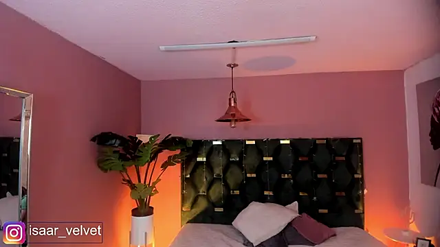 Snapshot of Velvet_Dreamss chatting on April 21, 11:39 am Velvet Dreamss online show from April 21, 11:39 am