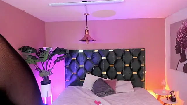 Velvet Dreamss online show from April 16, 11:44 am