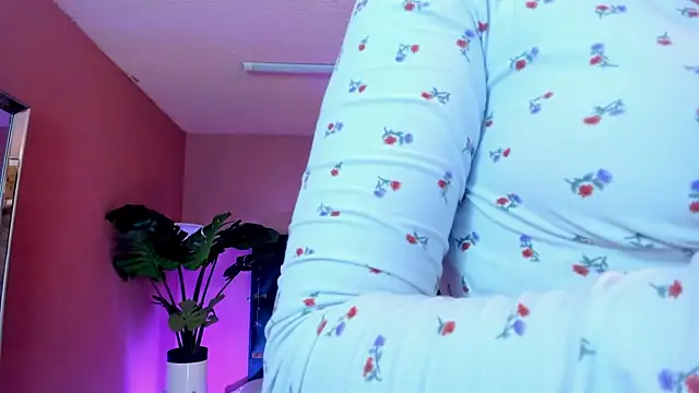 Velvet Dreamss online show from April 8, 11:55 am