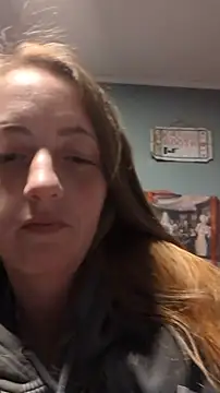 Snapshot of sexxxilexxxi44 chatting on February 24, 6:14 am sexxxilexxxi44 online show from February 24, 6:14 am