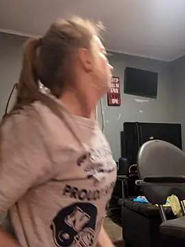 sexxxilexxxi44 online show from May 6, 3:43 am