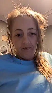 Snapshot of sexxxilexxxi44 chatting on February 22, 2:58 am sexxxilexxxi44 online show from February 22, 2:58 am