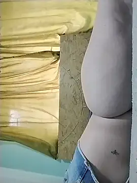 Snapshot of Samantha_curvy1 chatting on December 20, 6:11 pm Samantha curvy1 online show from December 20, 6:11 pm