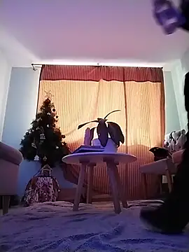 Snapshot of Samantha_curvy1 chatting on December 2, 7:26 pm Samantha curvy1 online show from December 2, 7:26 pm