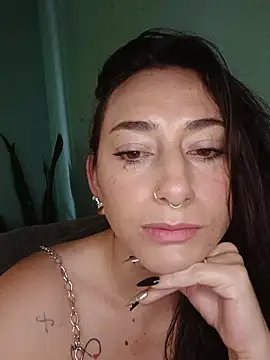 Snapshot of Samantha_curvy1 chatting on January 9, 5:53 pm Samantha curvy1 online show from January 9, 5:53 pm